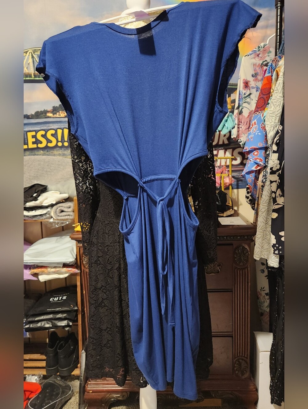 NWT VESTIQUE SIZE MEDIUM Blue Tie-Back Women’s Dress